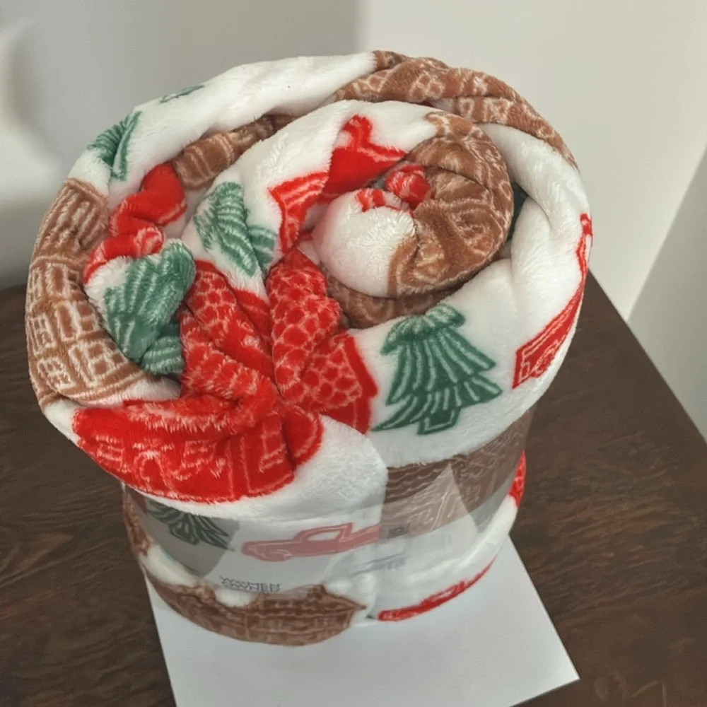 NWT- Cozy Oversized Holiday Throw Blanket w/ Red Trucks, Green Trees 60x72